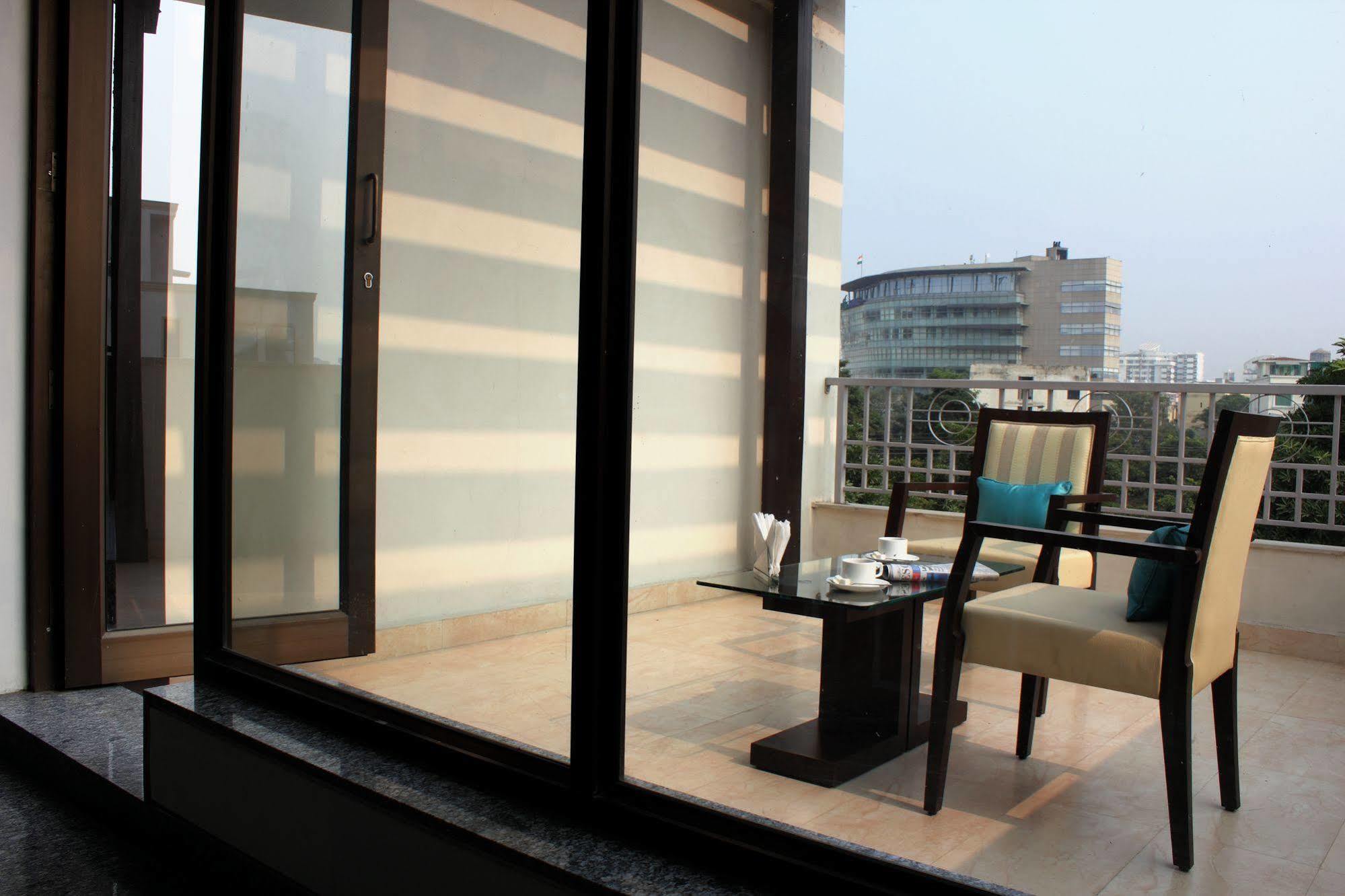 Stately Suites Mg Road Gurgáon Exteriér fotografie